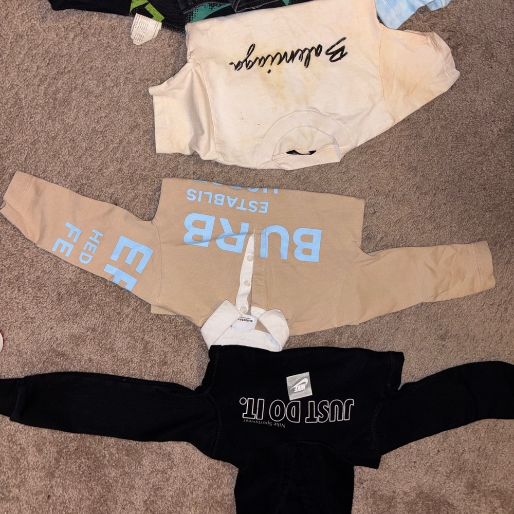 It’s 4t to 5t I will do them all for the price! Barberry Balenciaga Nike jacket